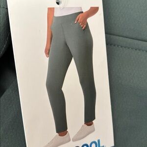 32 Degrees Cool Athleisure Pants Balsam Green Large NWT Pockets Pull-On